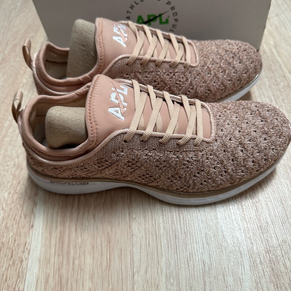 New with Box APL Rose Gold Tech Phantom Sneakers 8.5 - Picture 14 of 14